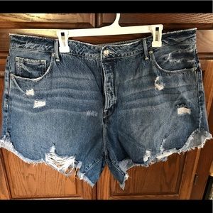 Good American Bombshell short size 18